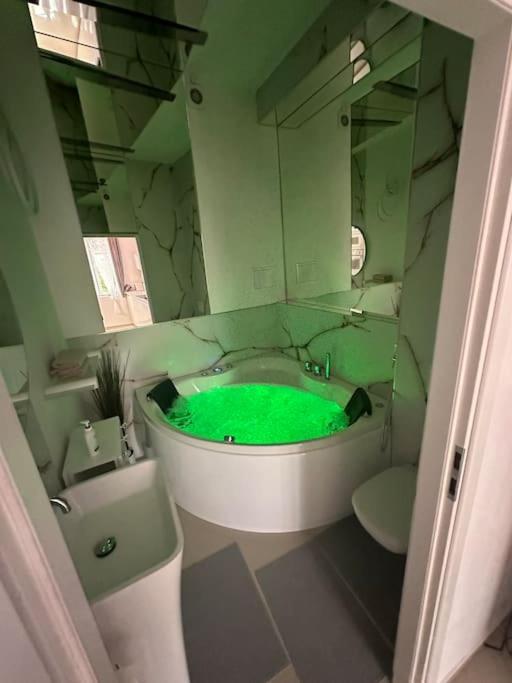 Salt Inn Apartments No 2 - Jacuzzi Vělička Exteriér fotografie