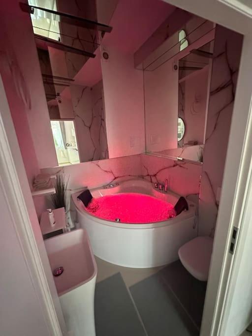 Salt Inn Apartments No 2 - Jacuzzi Vělička Exteriér fotografie